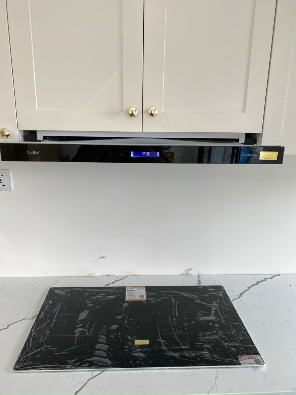 Máy hút mùi Sevilla 700B PRO vẫy tay bât tắt