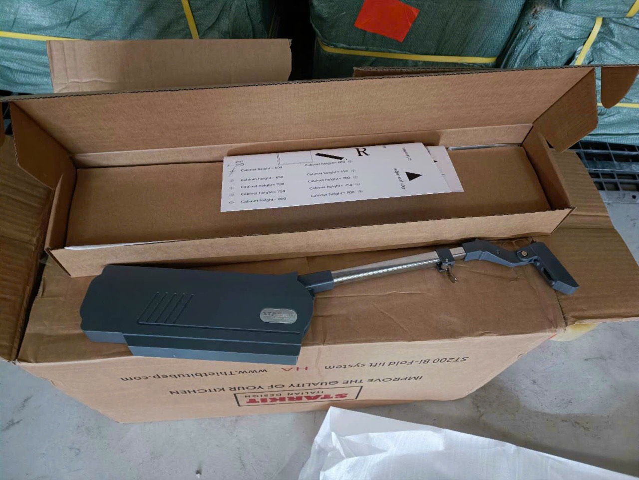 Tay nâng cánh tủ Starkit