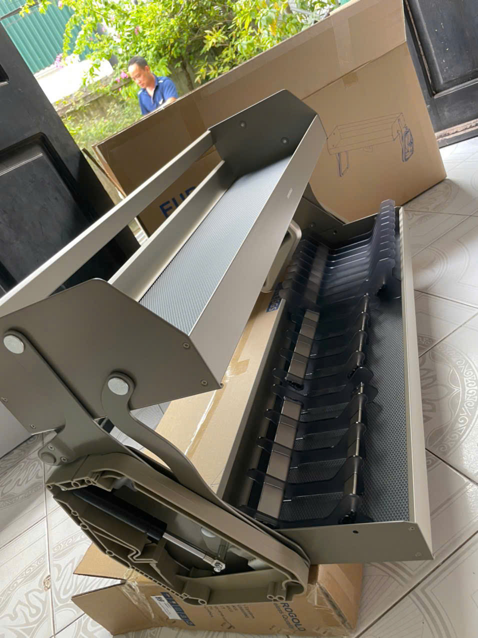 Giá bát nâng hạ Eurogold nhôm Anode cao cấp