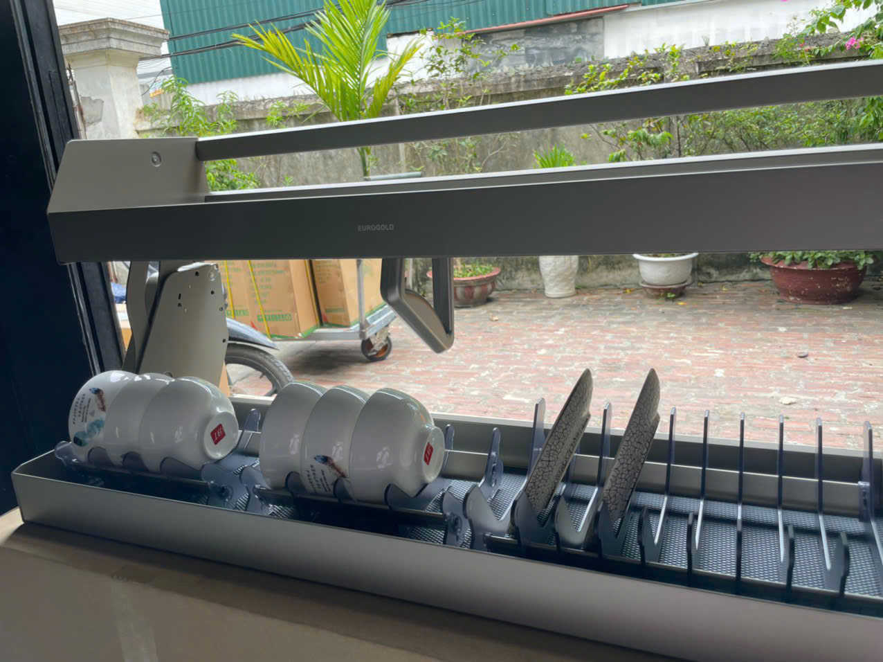 Giá bát nâng hạ Eurogold nhôm Anode cao cấp