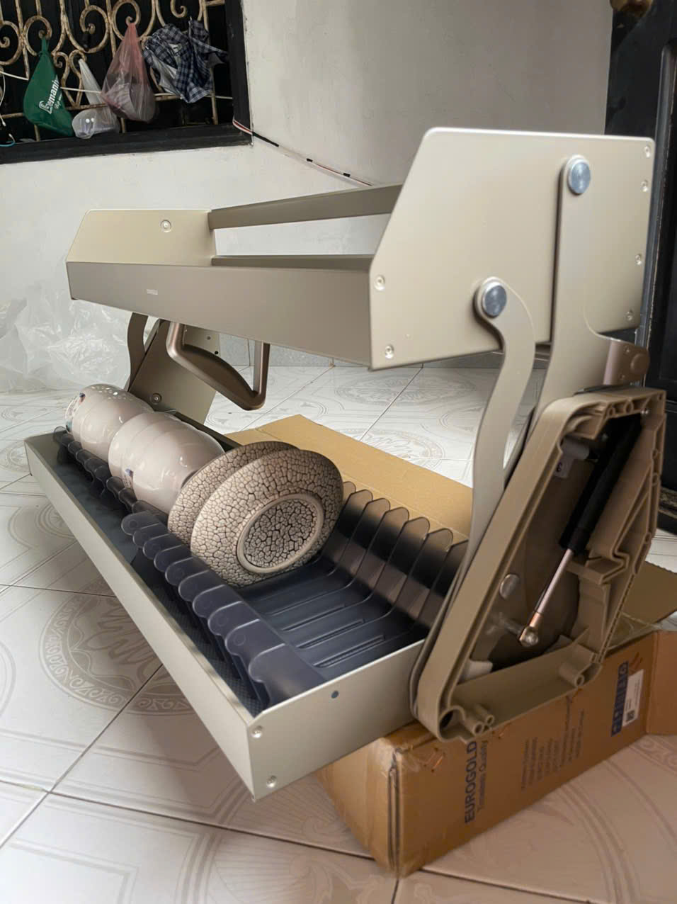 Giá bát nâng hạ Eurogold nhôm Anode cao cấp