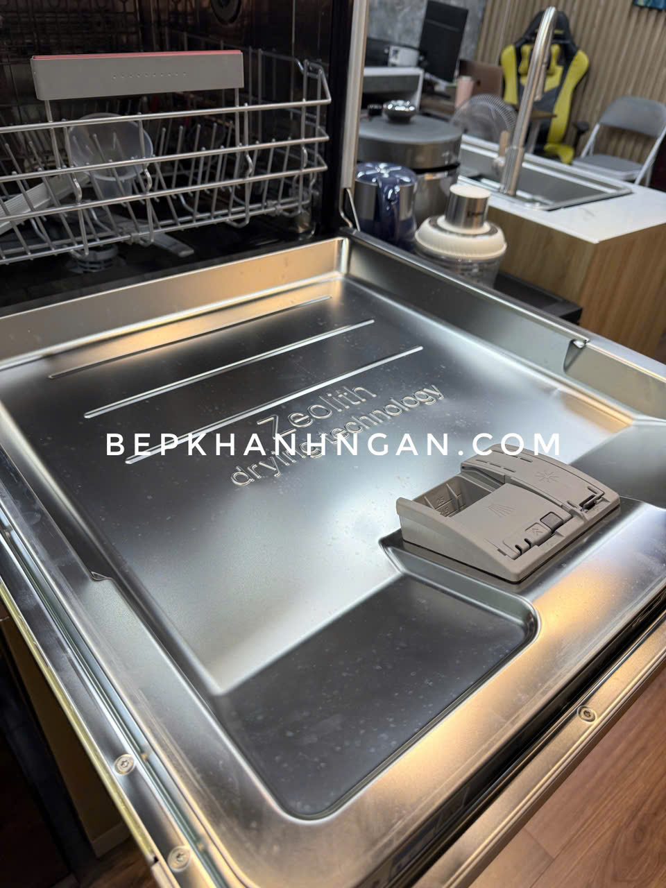 Máy rửa bát Bosch 14 bộ SMS6ZCI01P Serie 6 Sấy Zeolith mới nhất 2025