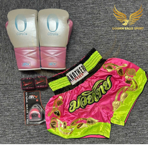 COMBO TẬP BOXING CƠ BẢN GĂNG BOXING + BĂNG ĐA + QUẦN MUAY + TẤT BẢO VỆ - Hồng