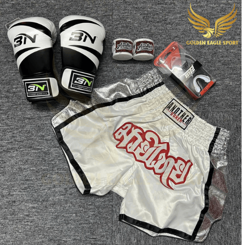 COMBO TẬP BOXING CƠ BẢN GĂNG BOXING + BĂNG ĐA + QUẦN MUAY + TẤT BẢO VỆ - TRẮNG