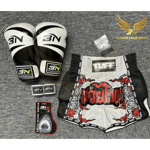 COMBO TẬP BOXING CƠ BẢN GĂNG BOXING + BĂNG ĐA + QUẦN MUAY + TẤT BẢO VỆ - TRẮNG