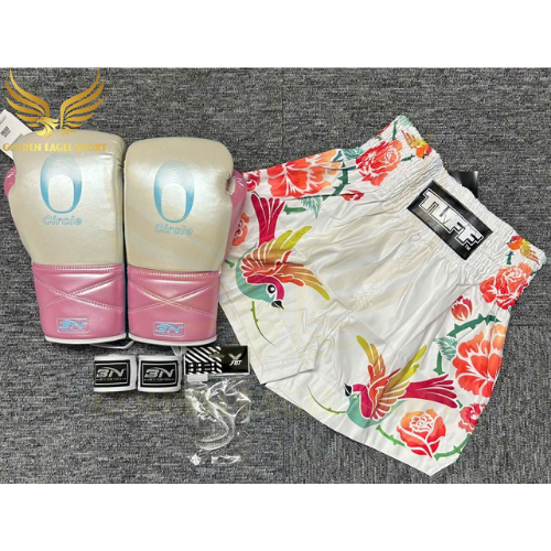 COMBO TẬP BOXING CƠ BẢN GĂNG BOXING + BĂNG ĐA + QUẦN MUAY + TẤT BẢO VỆ - TRẮNG