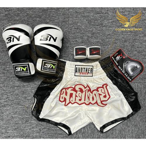 COMBO TẬP BOXING CƠ BẢN GĂNG BOXING + BĂNG ĐA + QUẦN MUAY + TẤT BẢO VỆ - TRẮNG
