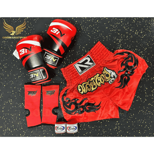 COMBO TẬP BOXING CƠ BẢN GĂNG BOXING + BĂNG ĐA + QUẦN MUAY + TẤT BẢO VỆ - ĐỎ