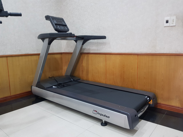 Máy chạy bộ điện Impulse RT500