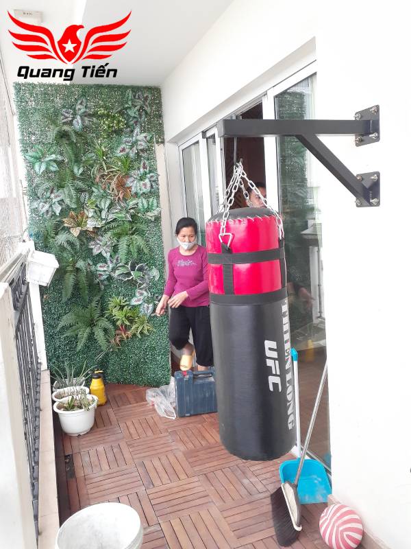 Giá treo bao cát 8 lỗ sắt siêu chắc kèm vòng bi sơn tĩnh điện QT210