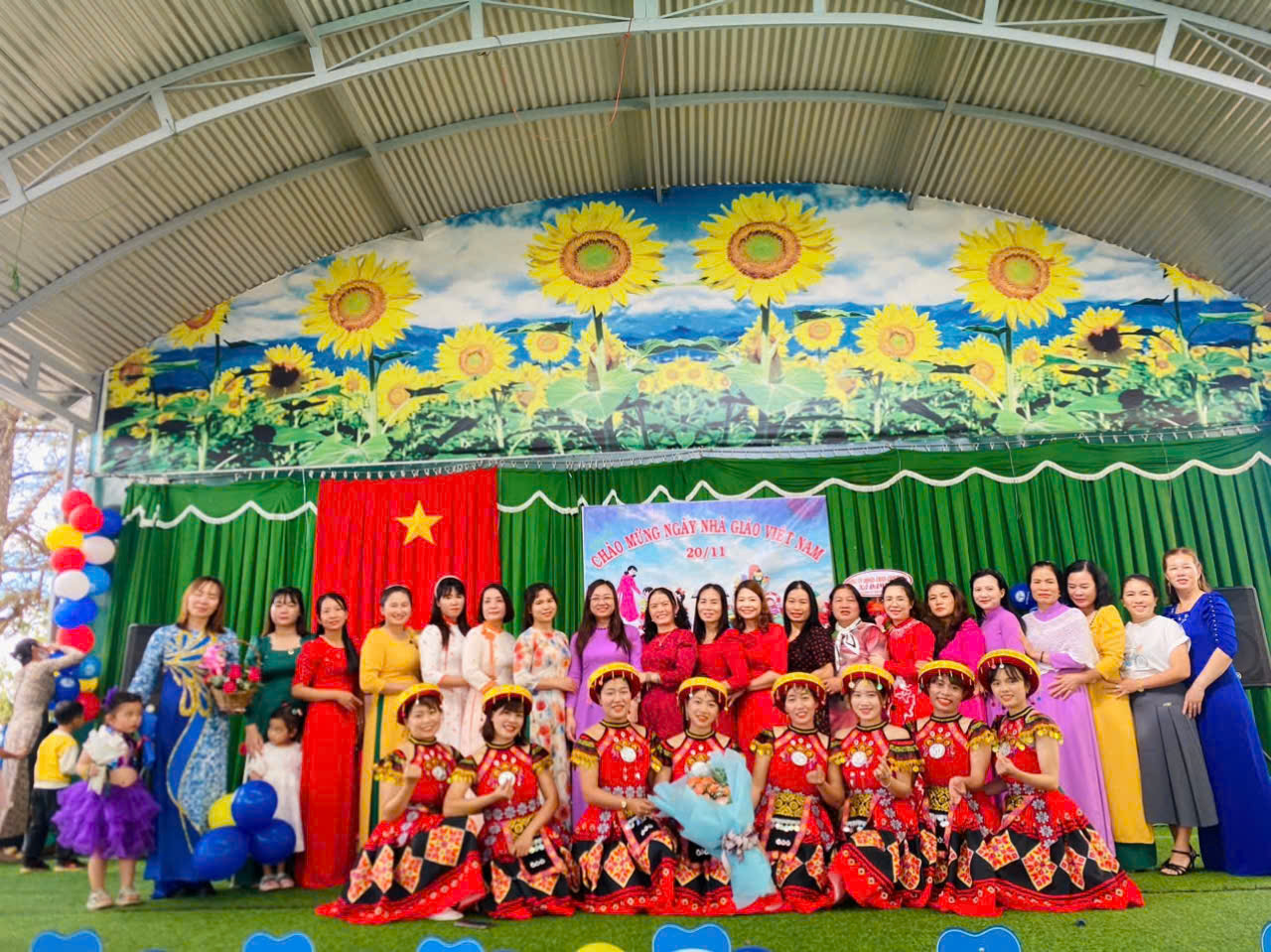 Văn nghệ chào mừng 42 năm ngày Nhà giáo Việt Nam 20/11 trường Mẫu giáo Đam B'ri.
