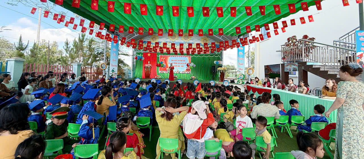 Trường Mẫu giáo Đam B’ri tổ chức Hội diễn văn nghệ chào mừng kỉ niệm 135 năm ngày sinh nhật Bác Hồ (19/5/1890 –19/5/2025)