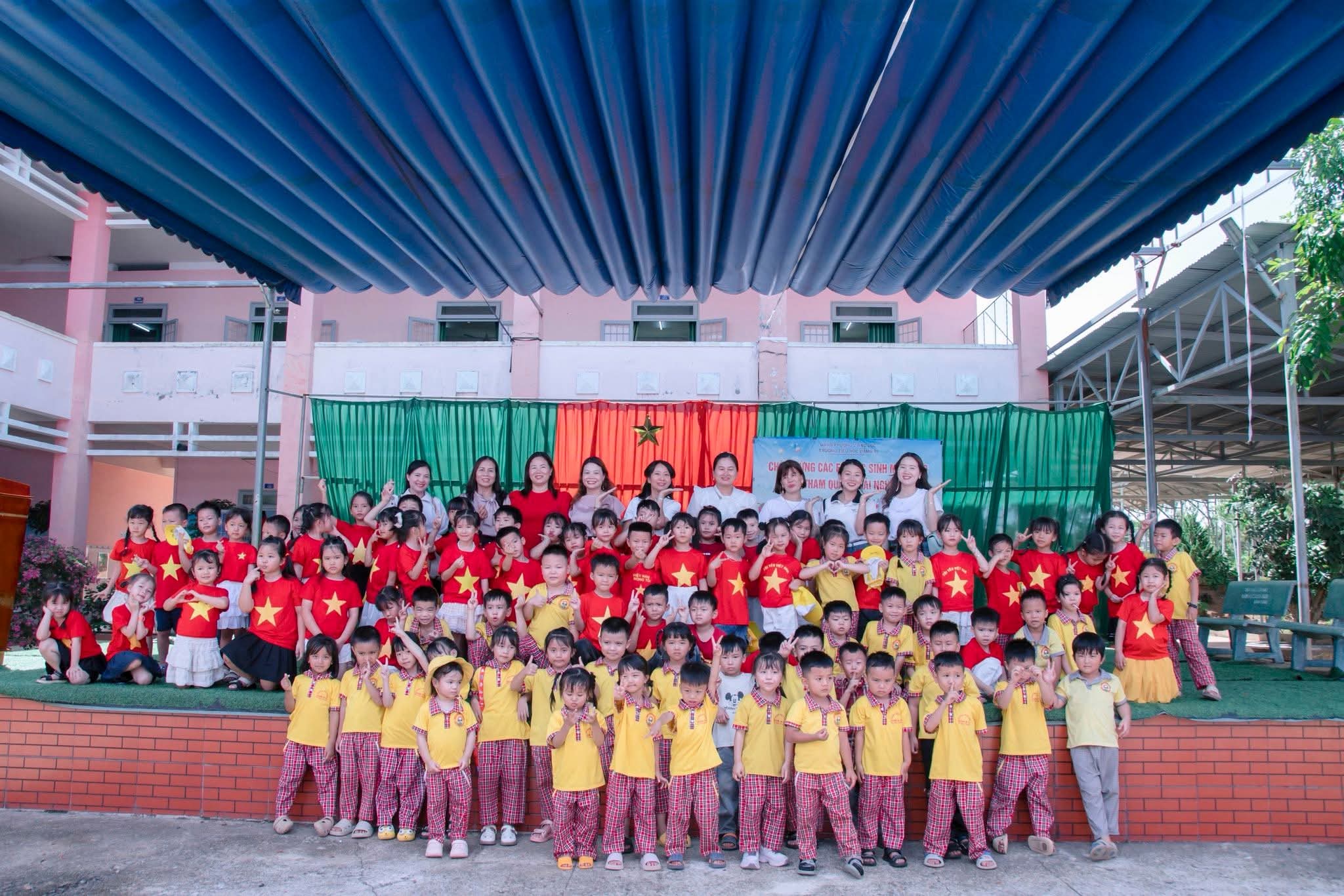 HOẠT ĐỘNG TRẢI NGHIỆM THAM QUAN TRƯỜNG TIỂU HỌC CHO CÁC BÉ 5-6 TUỔI NĂM HỌC 2025-2026