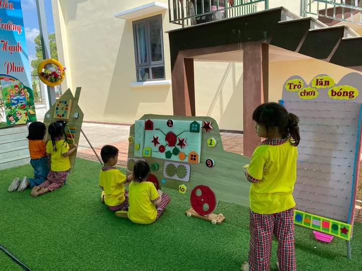 Xây dựng môi trường LẤY TRẺ LÀM TRUNG TÂM của CB,GV,CNV và phụ huynh trường MG Đamb'ri