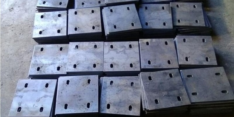 Bản mã sắt thép vuông chân đế cột sắt 15