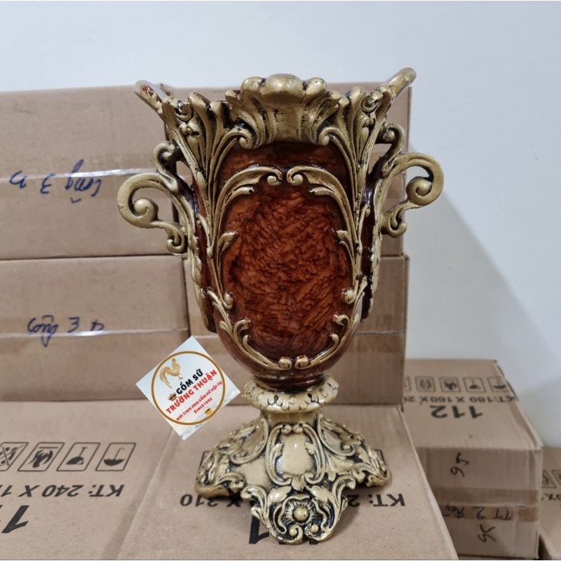 Bình cắm lông công phong thủy chất liệu Composite