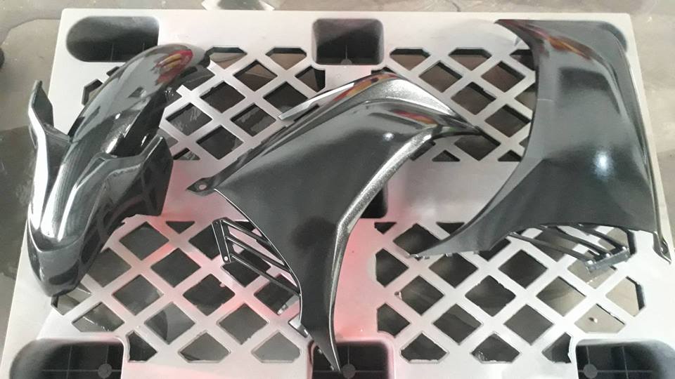 Sơn xịt Samurai Kurobushi - MÀU ĐEN KIM LOẠI Kawasaki K159 (400ml)