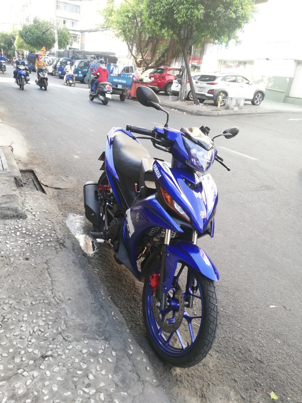 COMBO Sơn Samurai màu xanh dương Movistar Y688 gồm 4 chai đủ quy trình (Lót – Nền 124 - Màu Y688 - Bóng)