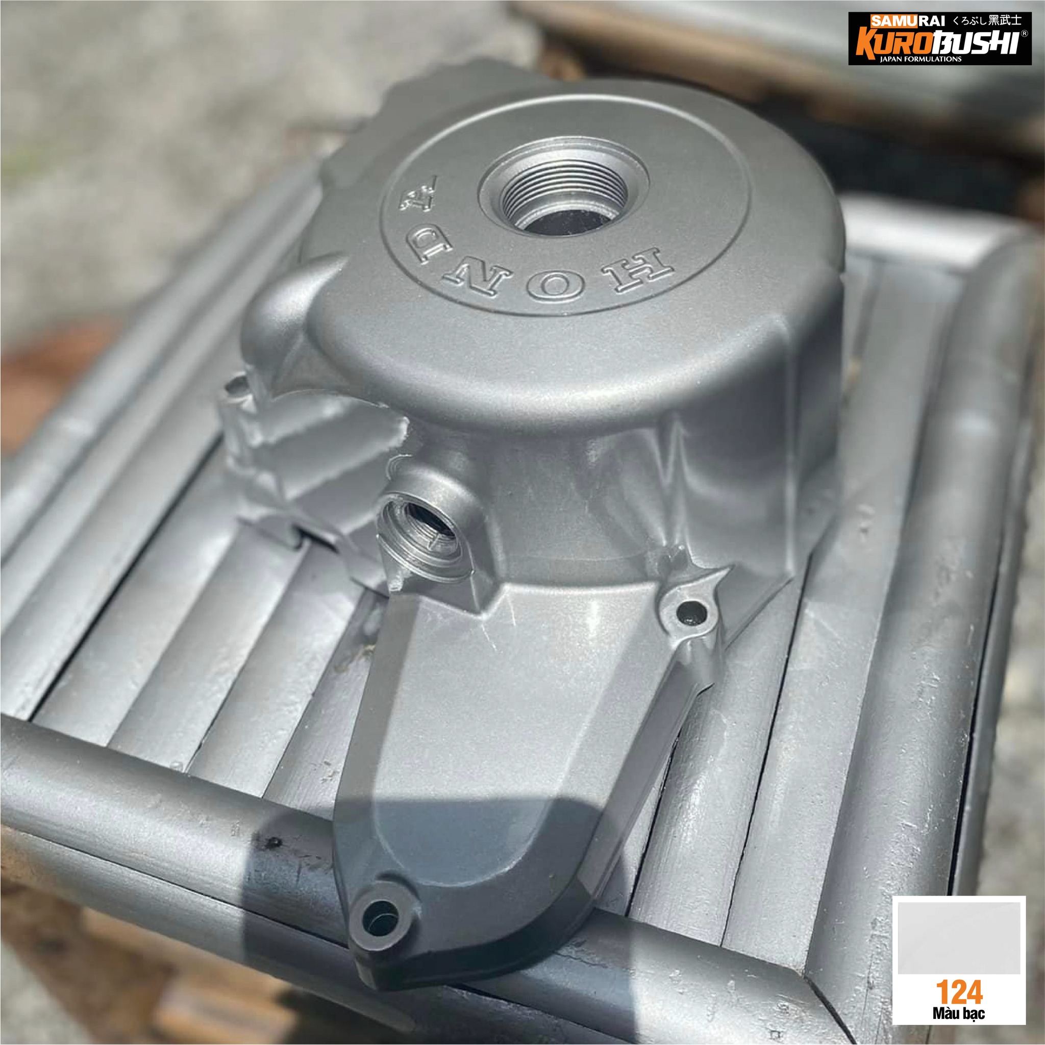 COMBO Sơn xịt SAMURAI màu 124 gồm 3 chai đủ quy trình độ bền cao (Lót – Màu bạc 124 - Bóng ) chuyên dùng cho xe máy