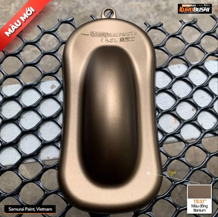 COMBO Sơn xịt Samurai màu đồng titan TE37 gồm 4 chai đủ quy trình độ bền cao (Lót - Nền 109A - Màu TE37 - Phủ mờ 128A )