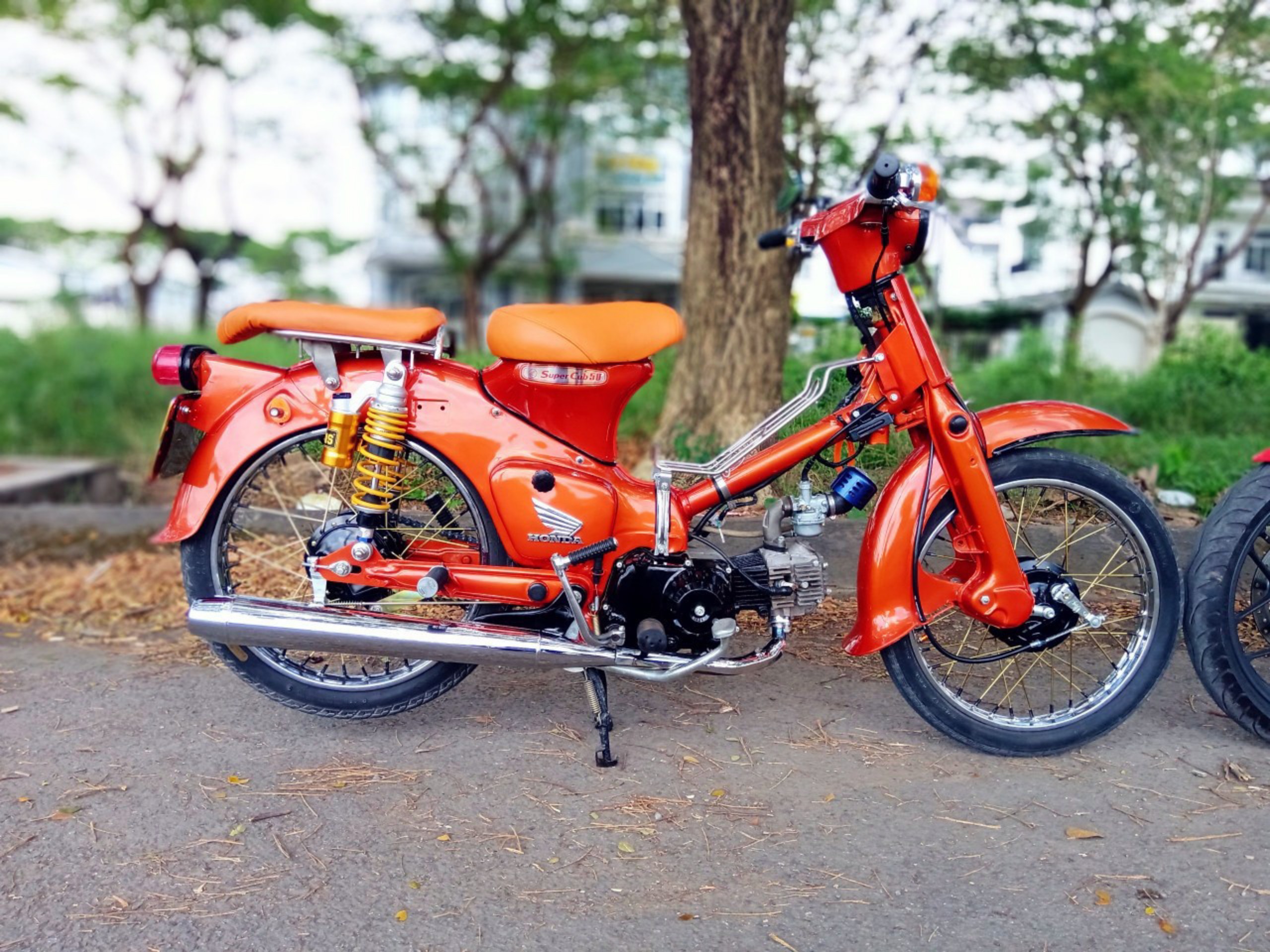 Sơn xịt Samurai Kurobushi - MÀU MÀU CAM RỰC Yamaha Y3505 (400ml)