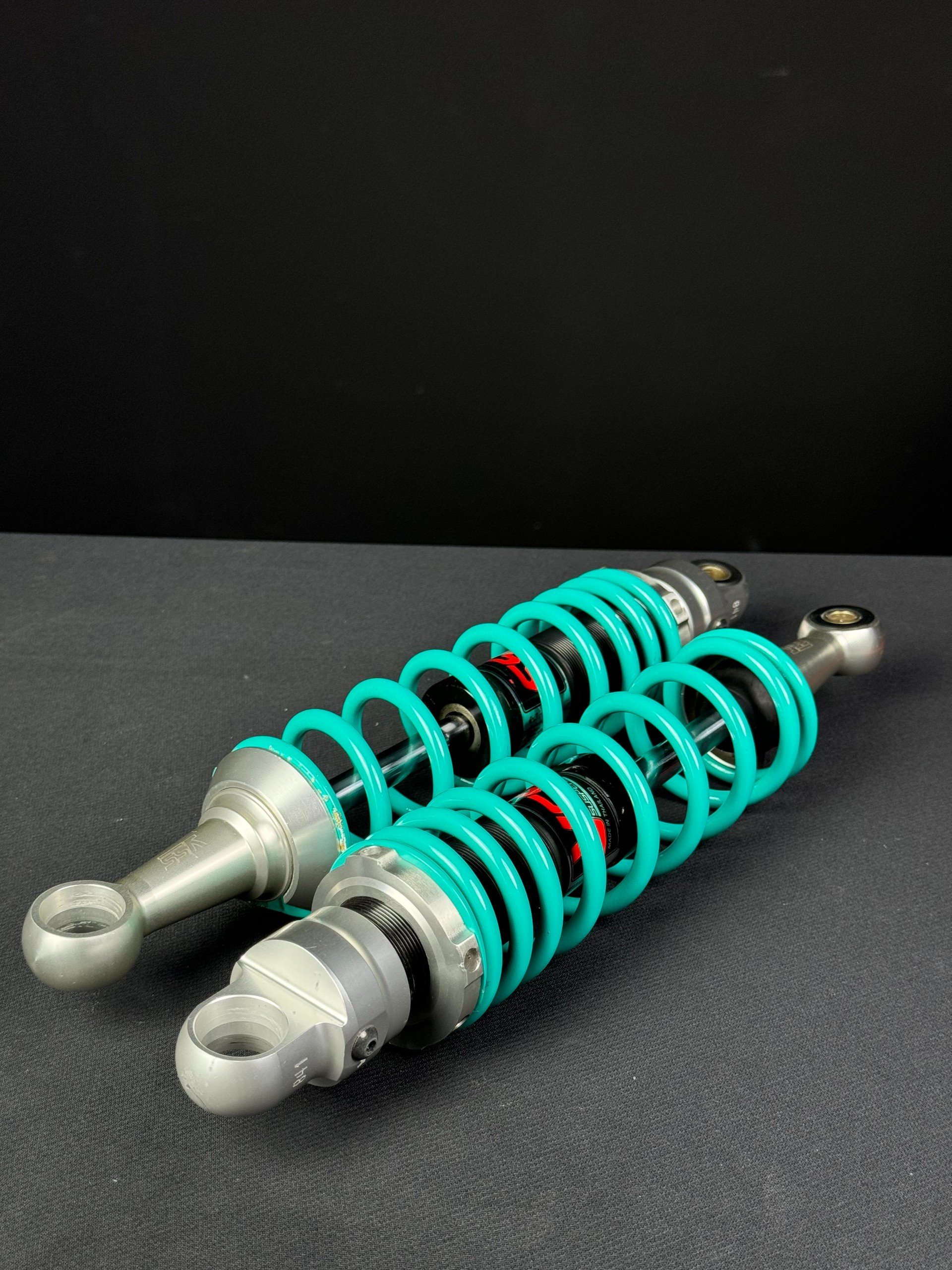 COMBO Sơn SAMURAI màu MÀU XANH PETRONAS SP38 gồm 4 chai đủ quy trình độ bền cao (Lót – Nền 102 - Màu SP38 - Bóng )