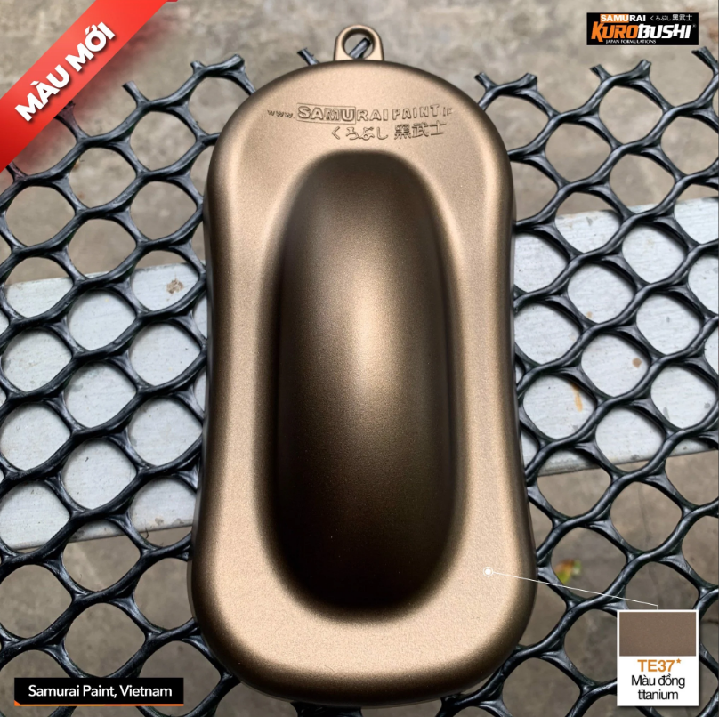 Sơn xịt Samurai Kurobushi - Màu đồng titan TE37 (400ml)
