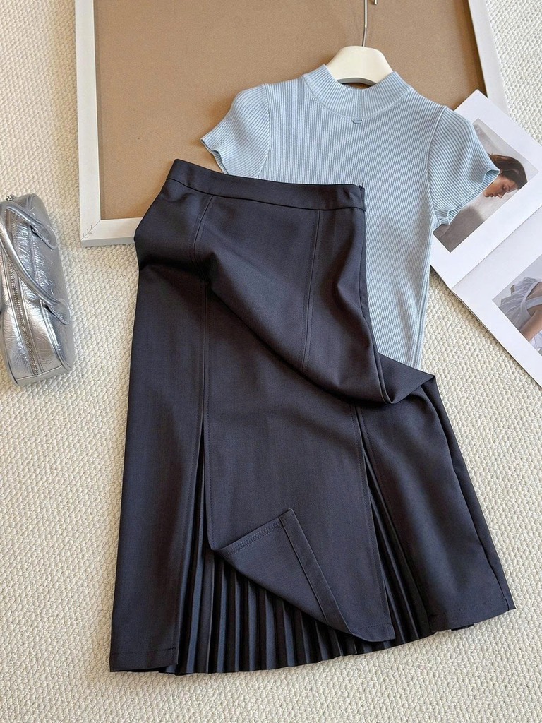 Váy đen-R22.2308.25