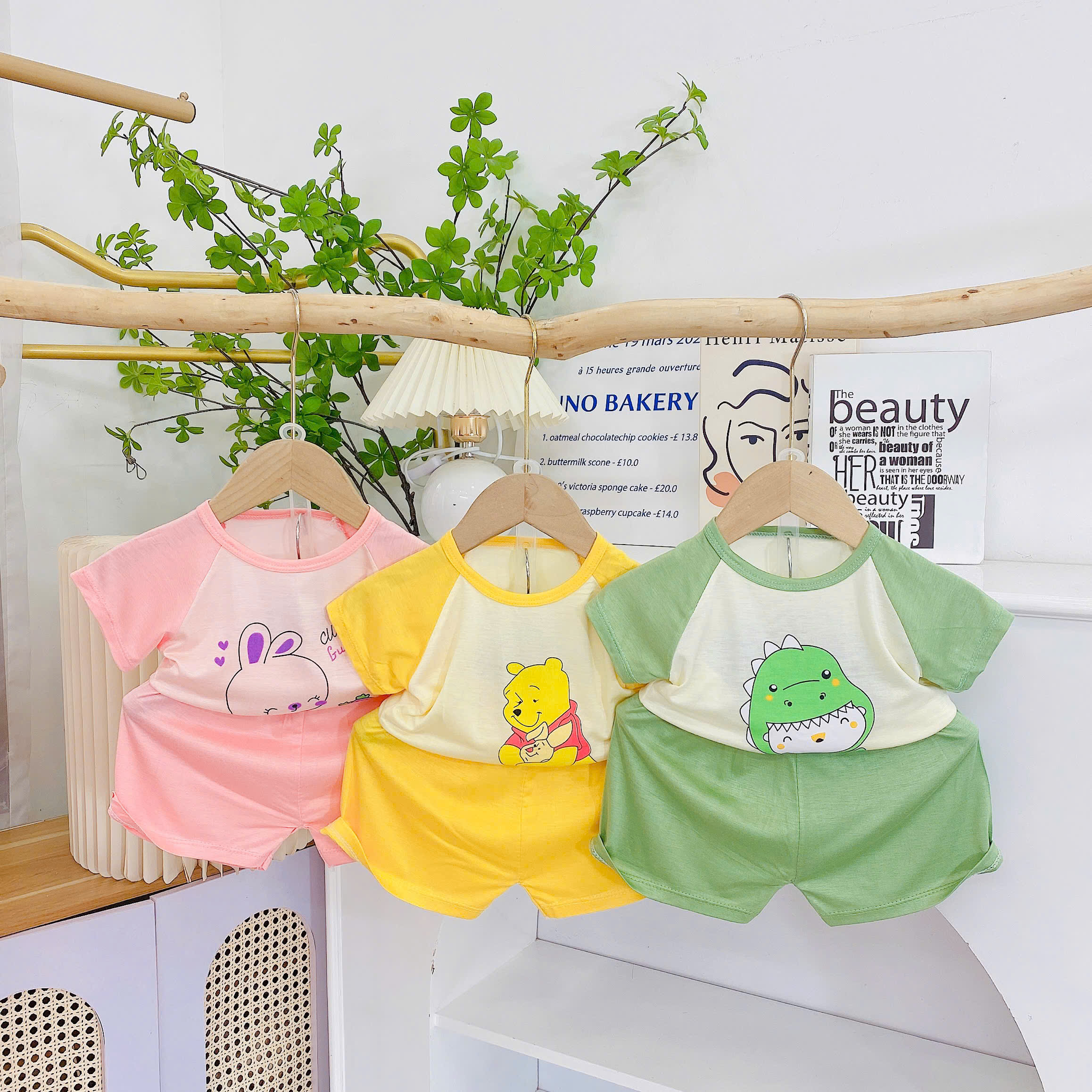 Bộ Thun Lạnh 2 Màu Hình Thú Cộc Tay Thoáng Mát Đáng Yêu Dành Cho Bé Từ 6-18 Kg