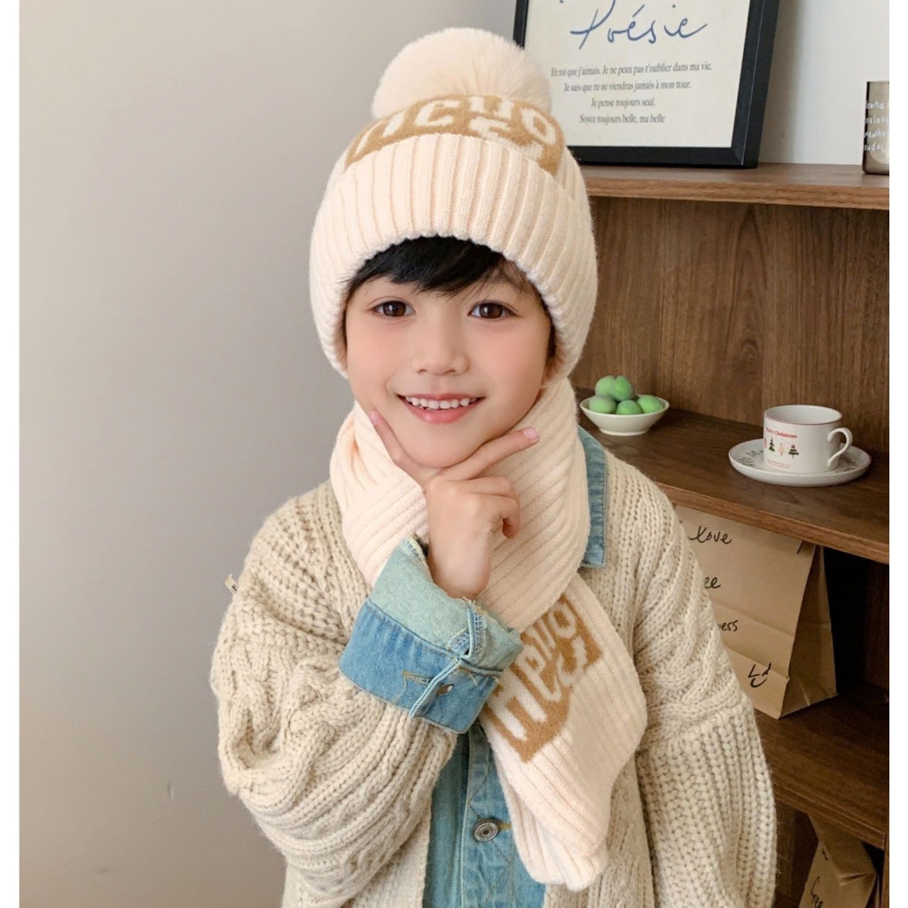 NÓN LEN MỘT QUẢ BÔNG KÈM KHĂN CỔ GIỮ ẤM ĐÁNG YÊU CHO BÉ