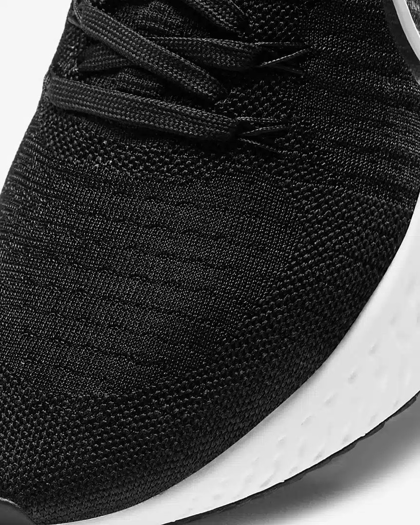 React Infinity Run FK2 Black White CT2357 002