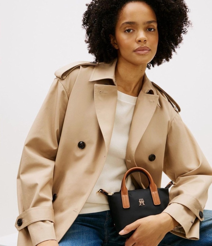 Túi Tommy Hilfiger Monogram Micro Tote Bag Black AW18368 001