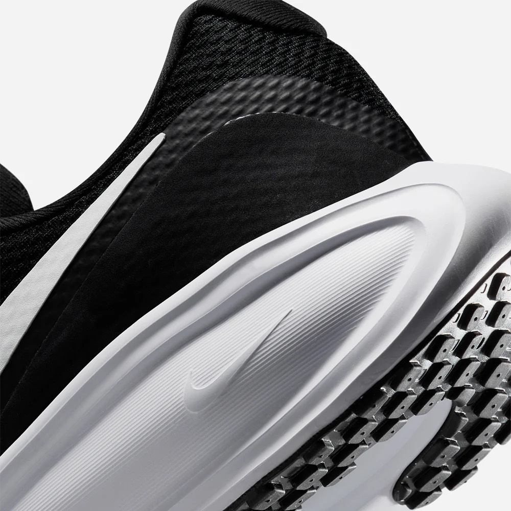 Nike Revolution 8 Wide Black White HQ1996 001