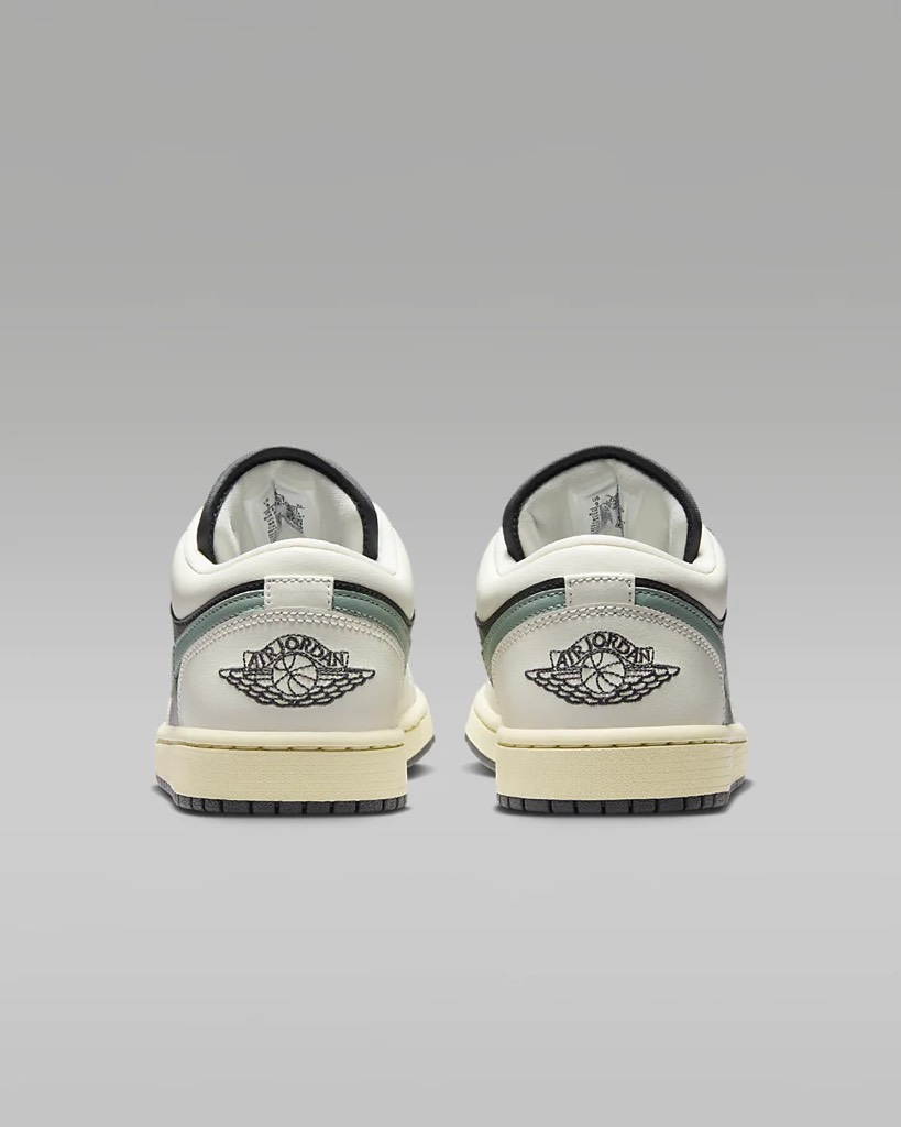 Jordan 1 Low Jade Smoke DC0774 001