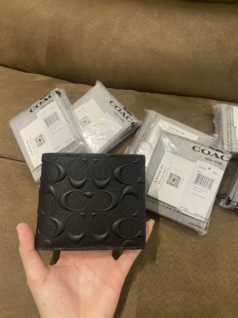 Ví Coach Compact ID Wallet In Signature Crossgrain Leather Black F75371