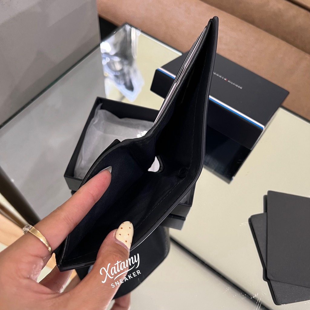 Ví Tommy Hilfiger Men's Allover Flag Logo Leather Bifold Wallet Space Blue AM14241 400