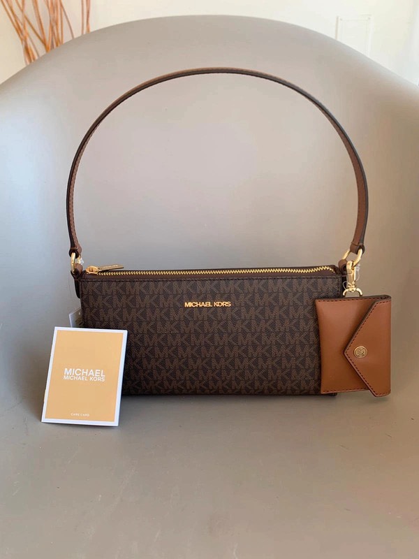 Túi Michael Kors Vincent Medium Signature Logo Pochette With Card Case Brown 35F4G2VC6B