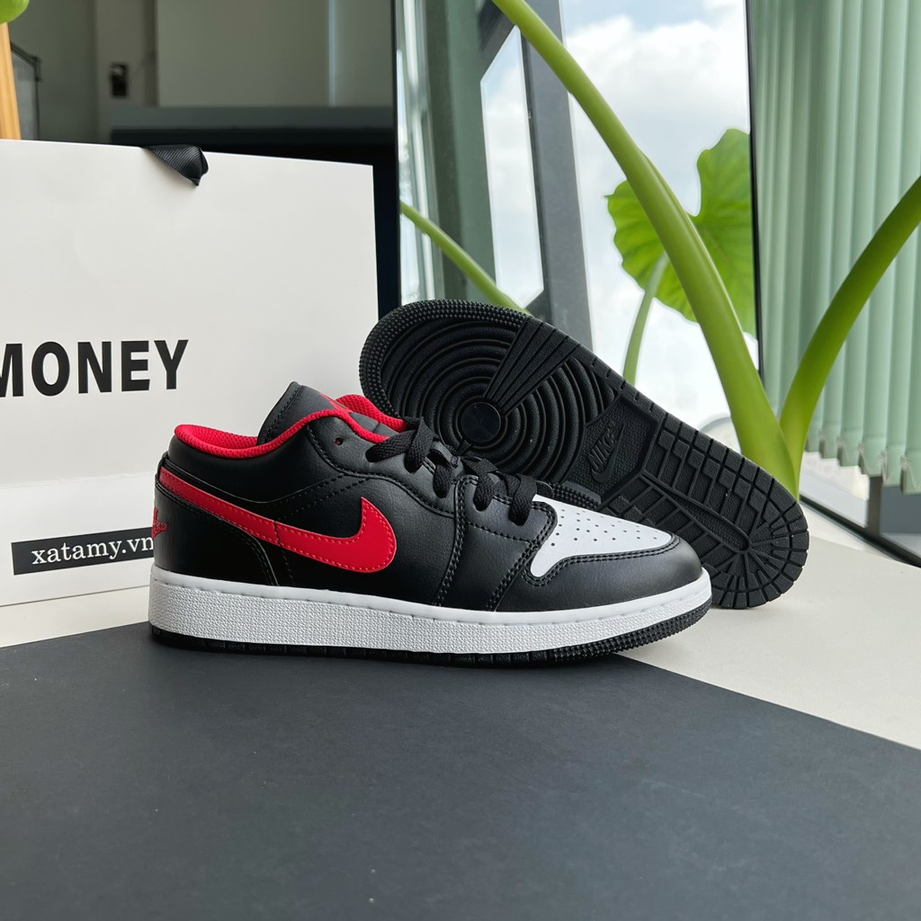 Jordan 1 LOW Black Fire Red 553558 063