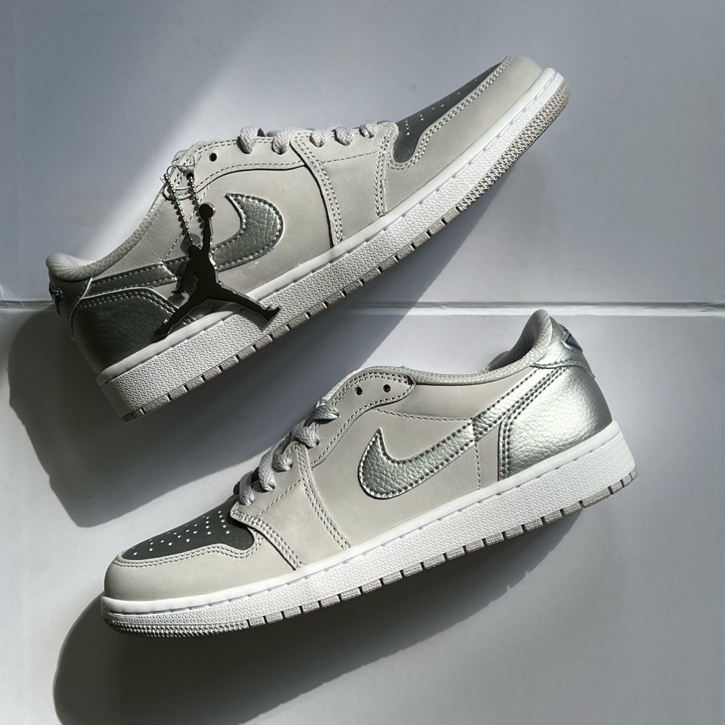 Jordan 1 Retro Low OG Metallic Silver CZ0709 002