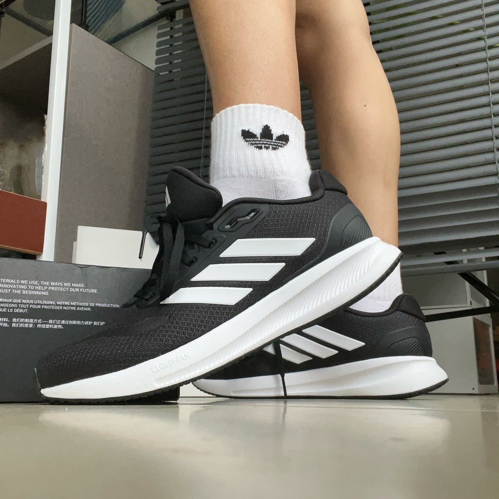 Runfalcon 5 Wide Black White IE0556