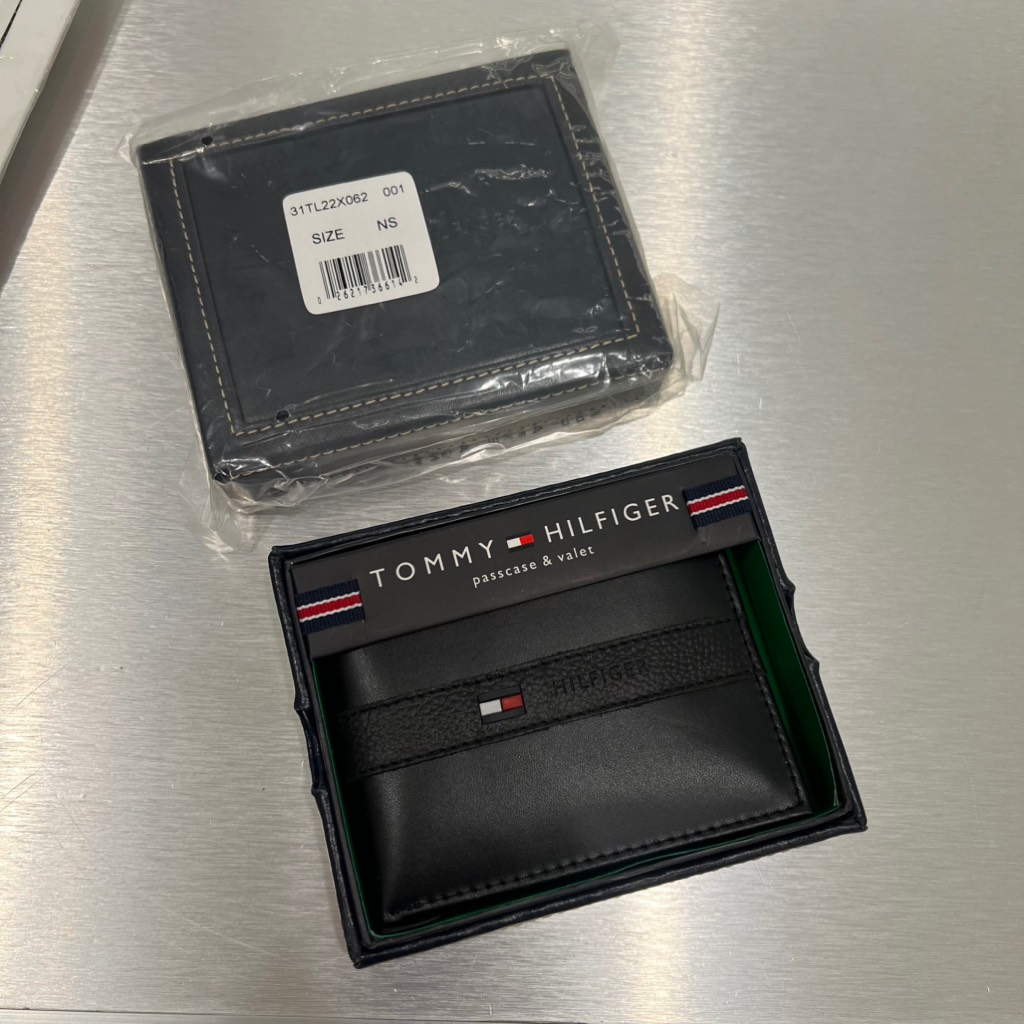 Ví Tommy Hilfiger Leather Credit Card Wallet Ranger Bifold Black 31TL22X062