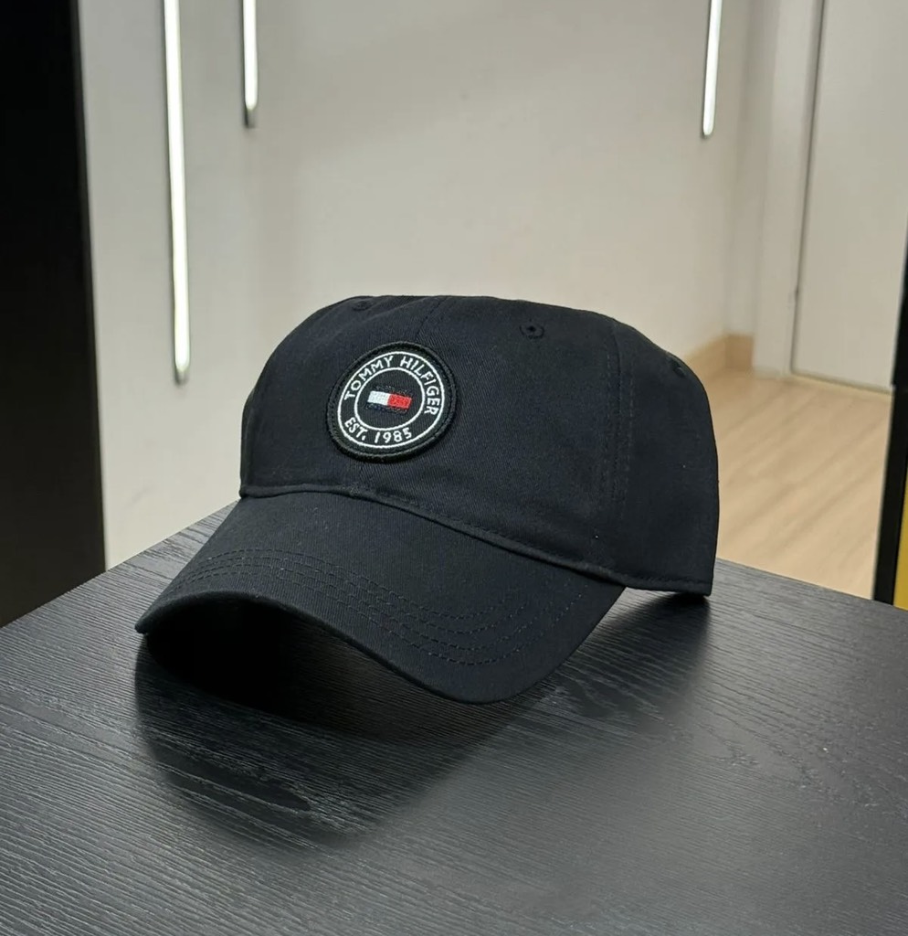 Nón Lưỡi Trai Tommy Hilfiger Hugo Logo Patch Baseball Cap Black XM05653 001
