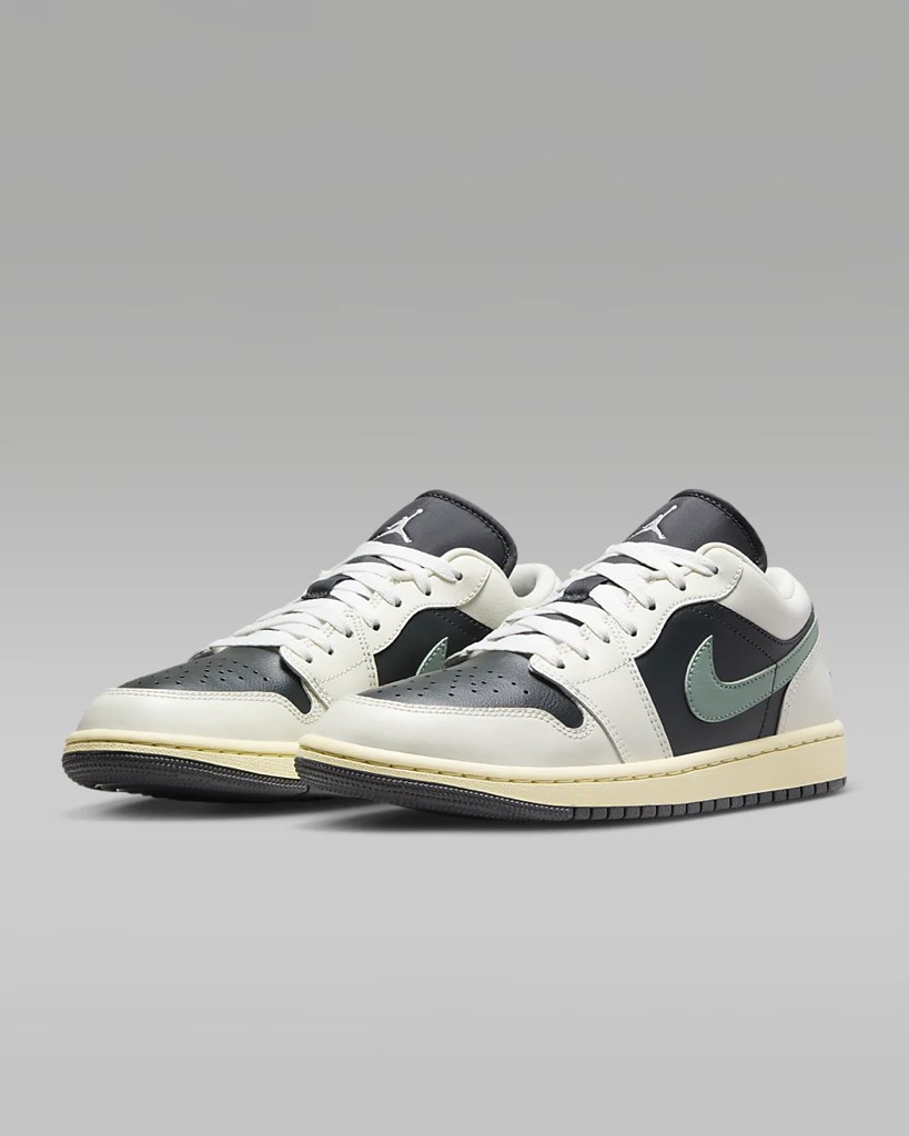 Jordan 1 Low Jade Smoke DC0774 001