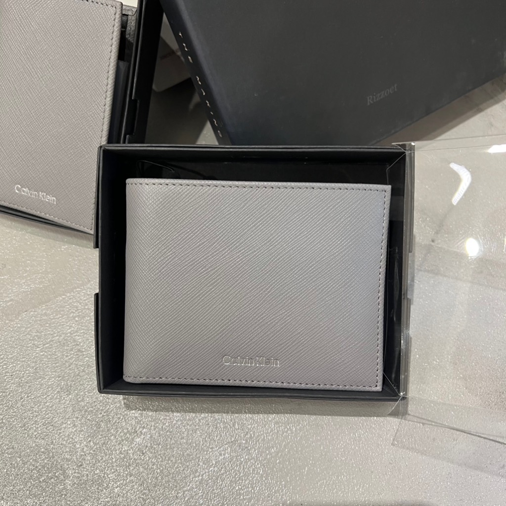 Ví Calvin Klein Saffiano Leather Card Case Bifold Wallet Grey 4D1013G 020