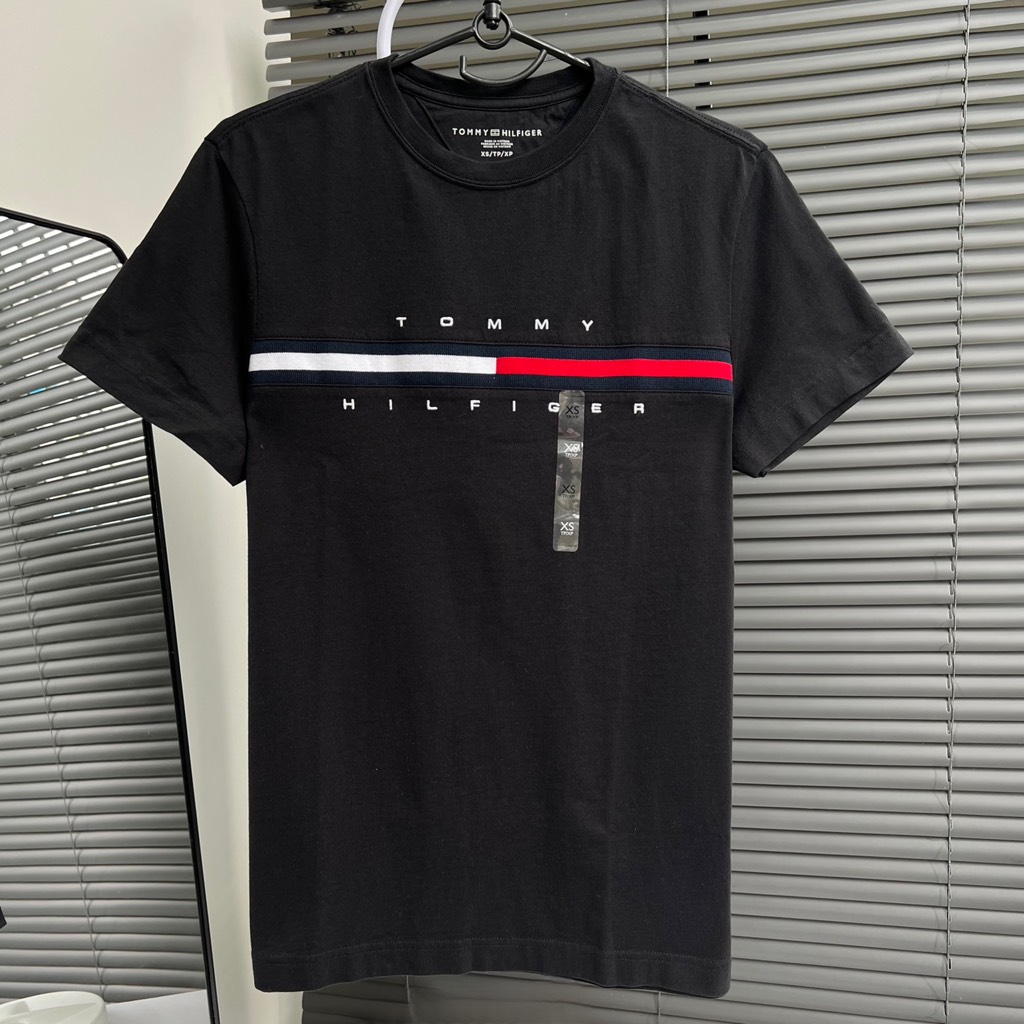 Áo Tommy Hilfiger Embroidered Flag Logo T-Shirt Black
