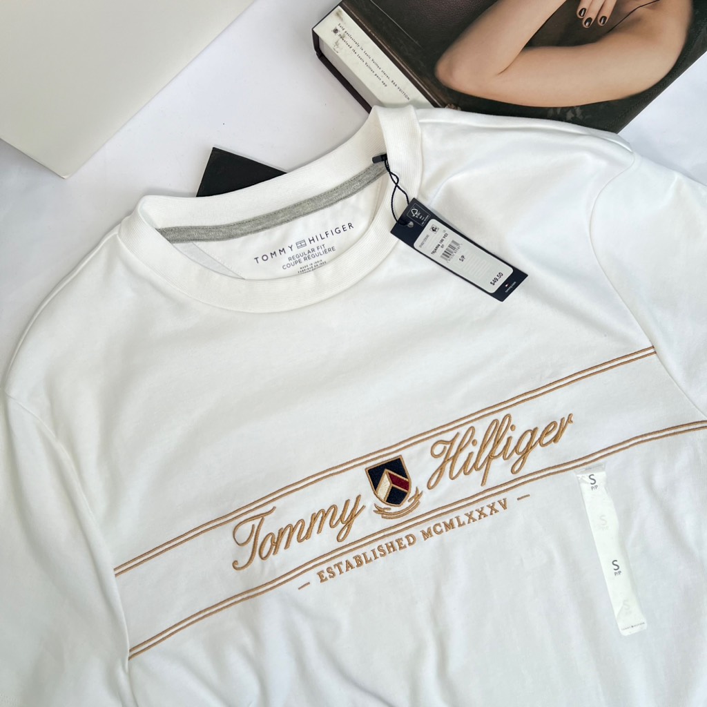 Áo Tommy Hilfiger Embroidered TH Script Logo White 78JA906 100