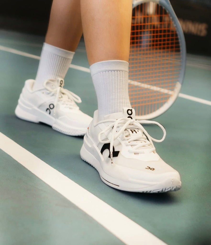 On The Roger Pro 2 ‘All White’ (NO BOX) 3ME10300108