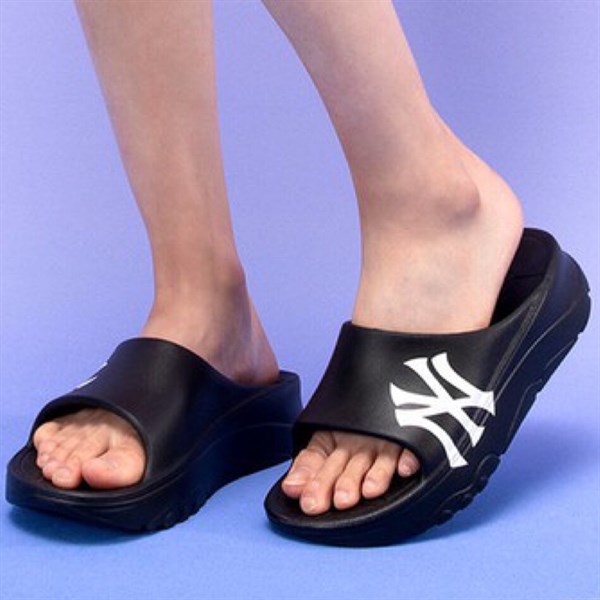 Dép MLB Chunky Slider Black NY quai 32SHHP111