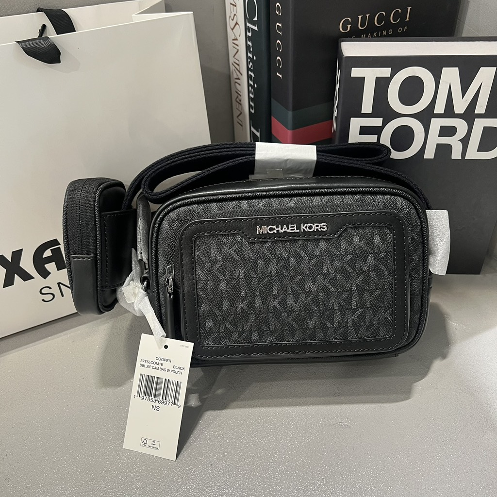 Túi Michael Kors Cooper Signature Logo Camera Crossbody Bag With Pouch Black 37T5LCOM1B