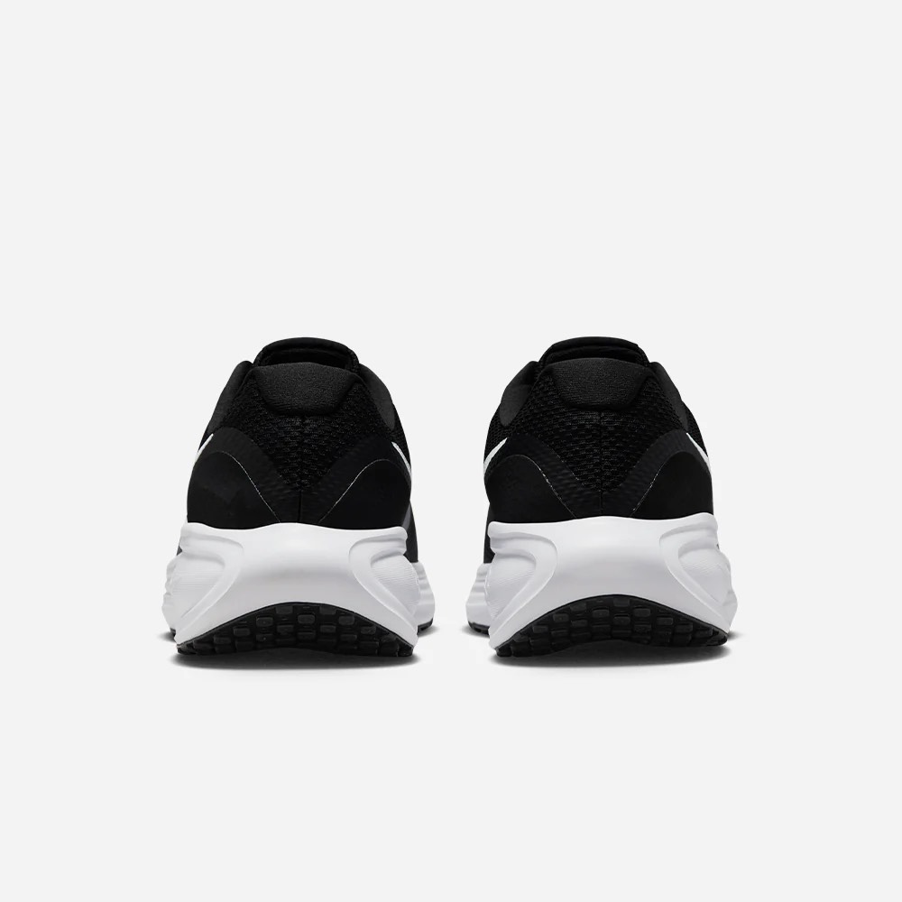 Nike Revolution 8 Wide Black White HQ1996 001